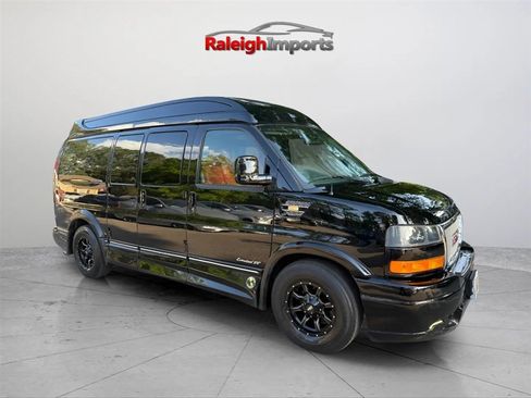 Used 2018 GMC Savana 2500 w/ Enhanced Convenience Package RWD image 7