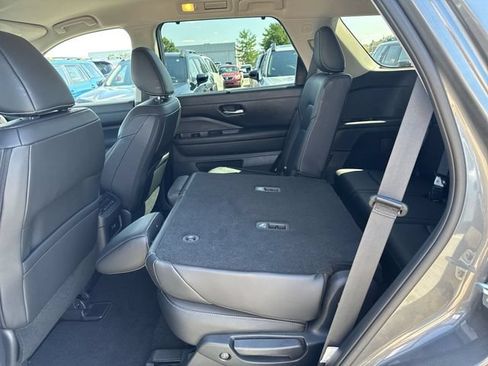 Used 2025 Nissan Pathfinder SL w/ Cargo Package AWD/4WD image 15