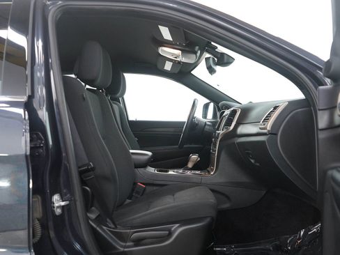 Used 2016 Jeep Grand Cherokee Laredo w/ Quick Order Package 23E image 12