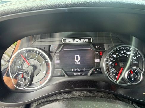 Used 2022 RAM 3500 Laramie AWD/4WD image 8