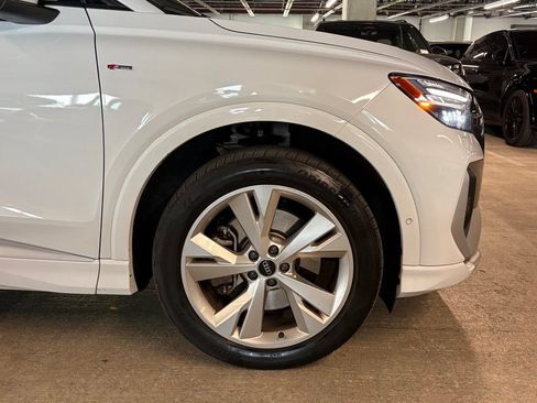 Used 2023 Audi Q4 e-tron Prestige w/ 20" Wheel Package AWD/4WD image 11