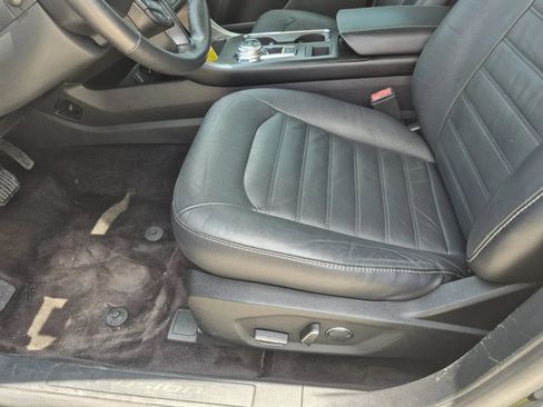 Used 2018 Ford Fusion SE w/ Fusion SE Technology Package FWD image 13