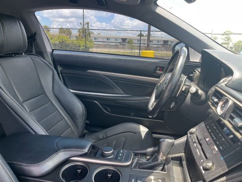 Used 2017 Lexus RC 200t w/ Accessory Package 2 RWD image 9