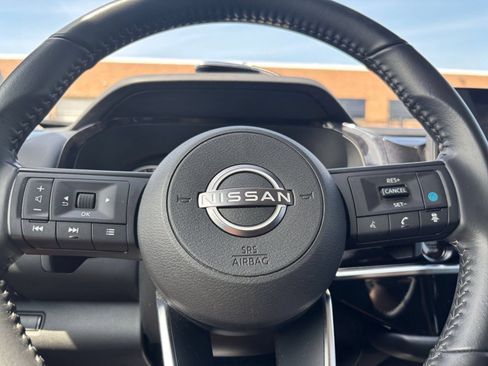 Used 2025 Nissan Pathfinder SV AWD/4WD image 28