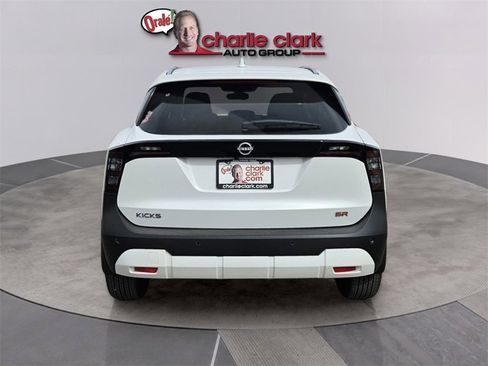 Used 2025 Nissan Kicks SR image 4