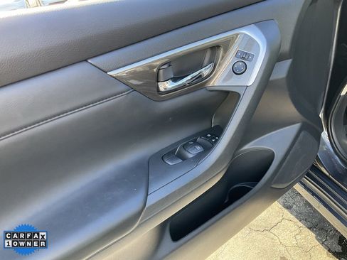 Used 2013 Nissan Altima 2.5 SL w/ Technology Pkg image 12