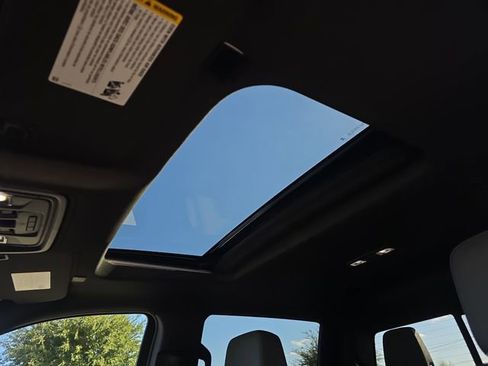 Used 2024 Chevrolet Silverado 1500 ZR2 w/ Technology Package image 29