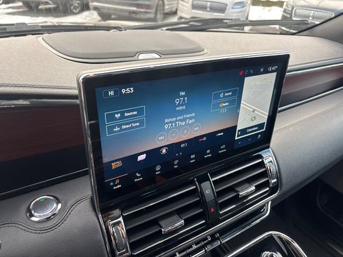 Certified 2023 Lincoln Navigator Reserve image 17