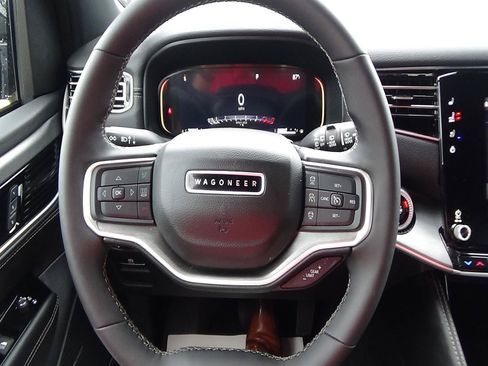 Certified 2025 Jeep Wagoneer Series II AWD/4WD image 22