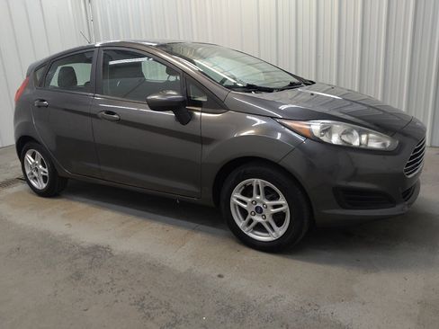 Used 2017 Ford Fiesta SE image 11