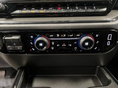 Used 2022 Chevrolet Silverado 1500 ZR2 w/ Technology Package AWD/4WD image 39