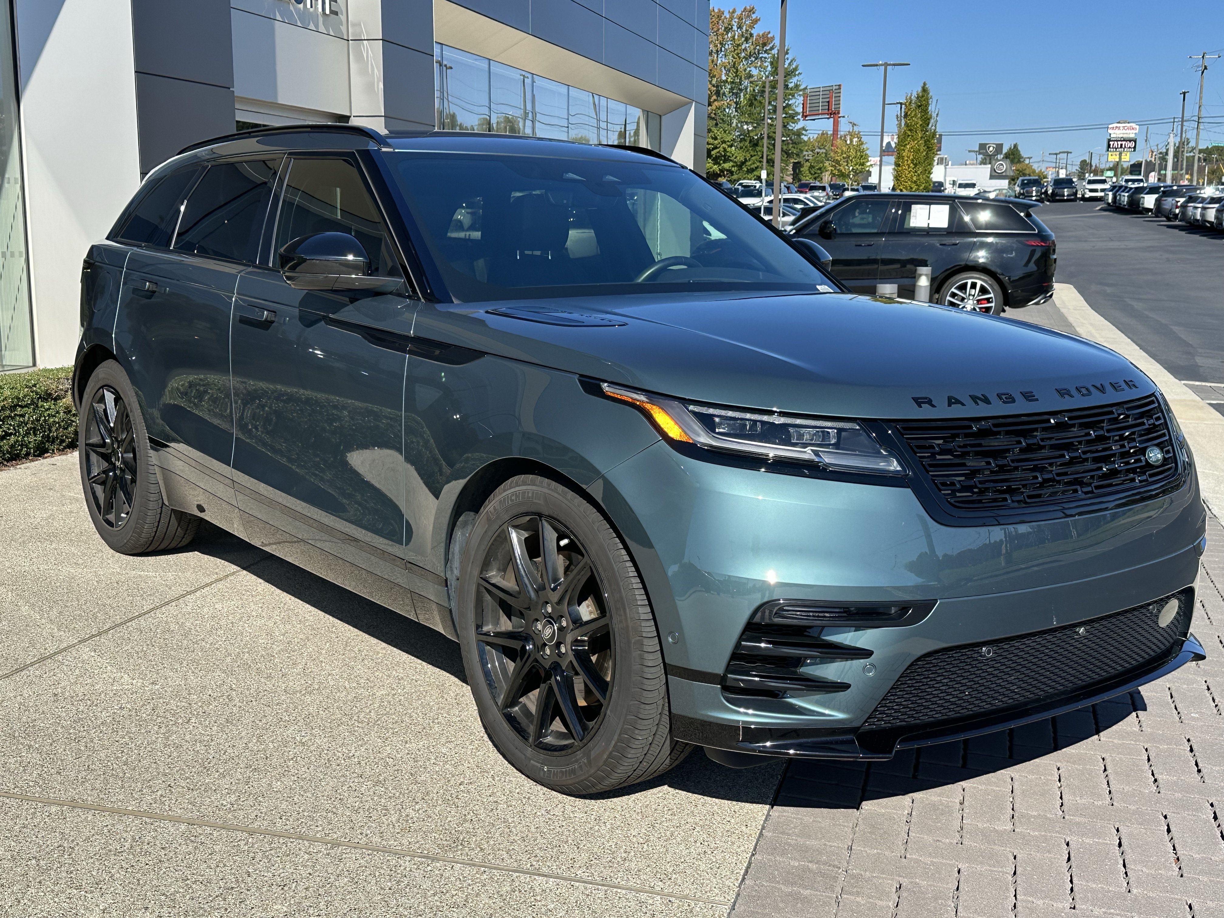 Certified 2026 Land Rover Range Rover Velar Dynamic SE AWD/4WD image 8