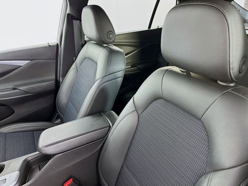 Used 2025 Buick Envista Preferred image 27