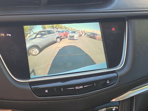 Used 2018 Cadillac XT5 Luxury w/ Driver Awareness Package image 15