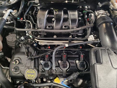 Used 2015 Ford Taurus Limited FWD image 30