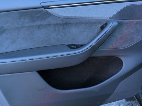 Used 2026 Tesla Model Y Long Range image 13