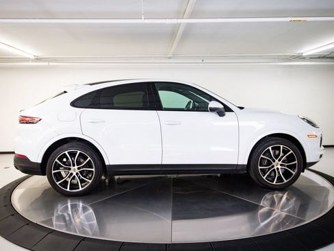 Certified 2023 Porsche Cayenne Platinum Edition AWD/4WD image 8