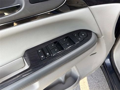 Used 2015 Buick Enclave Leather image 10