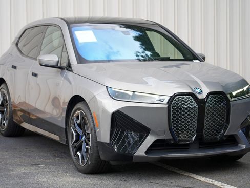 Used 2023 BMW iX xDrive50 w/ Ultimate Package 2 AWD/4WD image 59