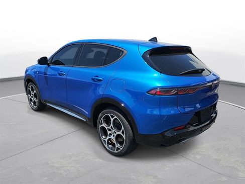 Used 2024 Alfa Romeo Tonale Ti w/ Premium Interior Package AWD/4WD image 8