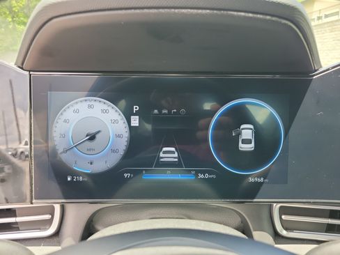 Used 2025 Hyundai Elantra SEL FWD image 18