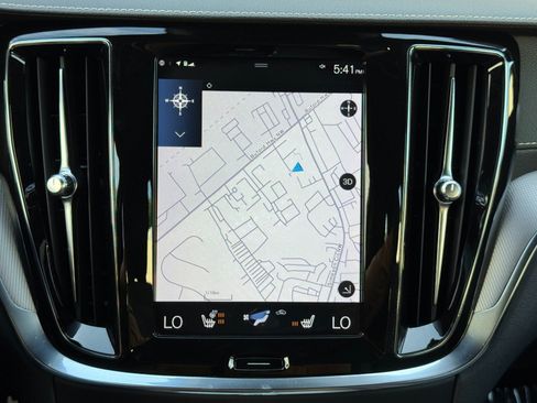 Used 2020 Volvo V60 T6 R-Design FWD image 25