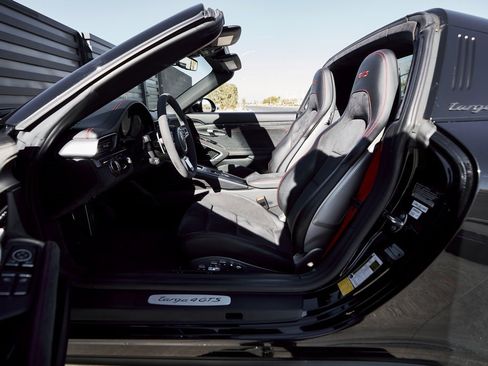 Used 2019 Porsche 911 Targa 4 GTS image 26