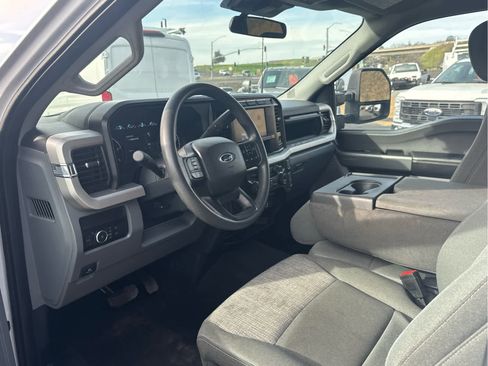 Used 2024 Ford F250 XLT image 9