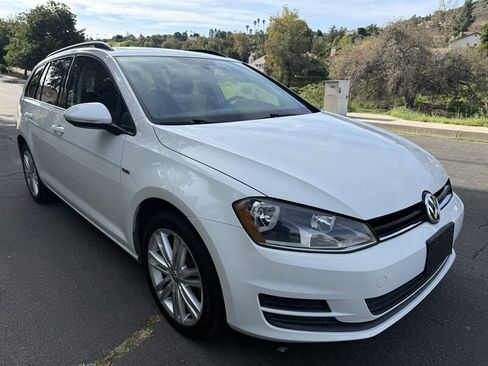 Used 2016 Volkswagen Golf Limited Edition image 1