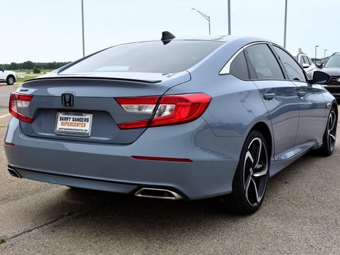 Used 2022 Honda Accord Sport image 3