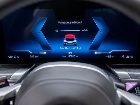 Used 2025 BMW i7 eDrive50 w/ M Sport Package image 21