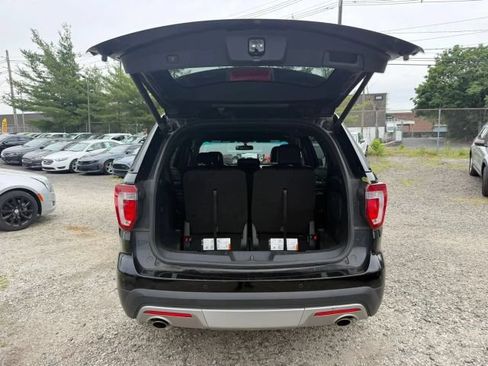 Used 2016 Ford Explorer XLT w/ Equipment Group 202A AWD/4WD image 32