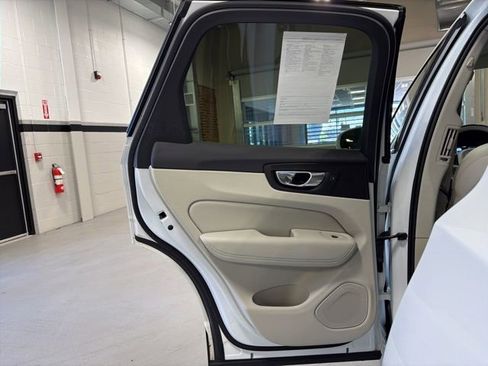 Used 2019 Volvo XC60 T5 Inscription w/ Protection Package image 26
