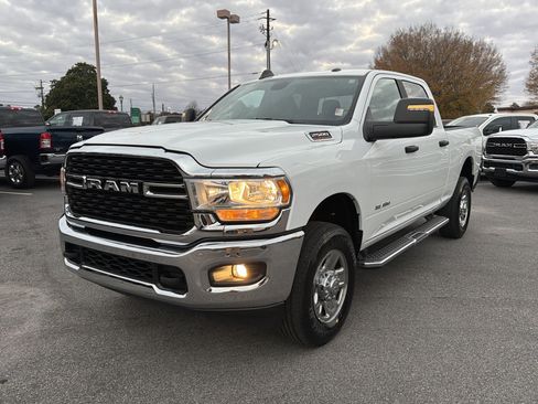 Used 2024 RAM 2500 Big Horn w/ Bed Utility Group image 2