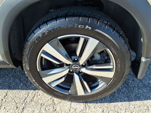 Certified 2022 Nissan Rogue SL AWD/4WD image 7