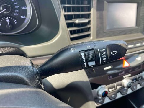 Used 2020 Hyundai Elantra SE w/ Cargo Package (C1) FWD image 24