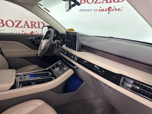 Certified 2024 Lincoln Aviator Reserve w/ Equipment Group 201A image 17