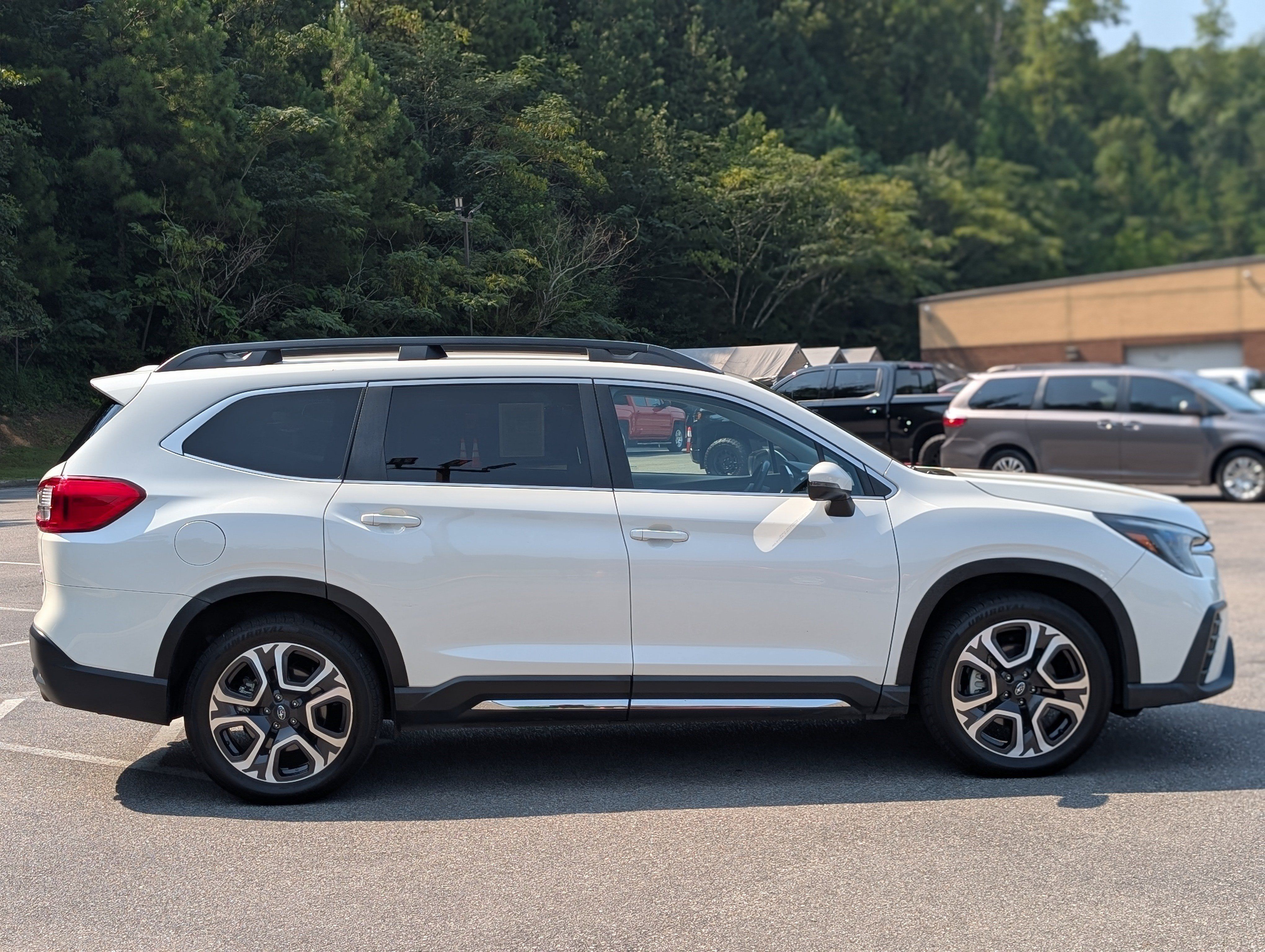 Used 2023 Subaru Ascent Limited AWD/4WD image 10