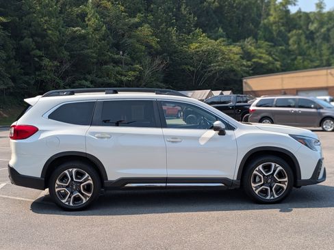 Used 2023 Subaru Ascent Limited AWD/4WD image 10