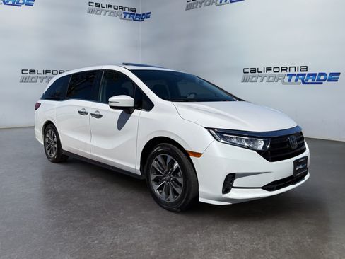 Used 2024 Honda Odyssey EX-L image 3