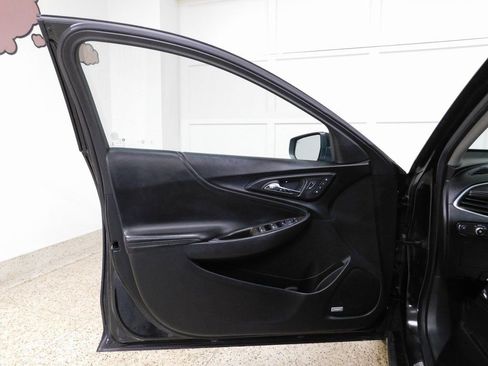 Used 2016 Chevrolet Malibu Premier w/ Driver Confidence Package II image 25