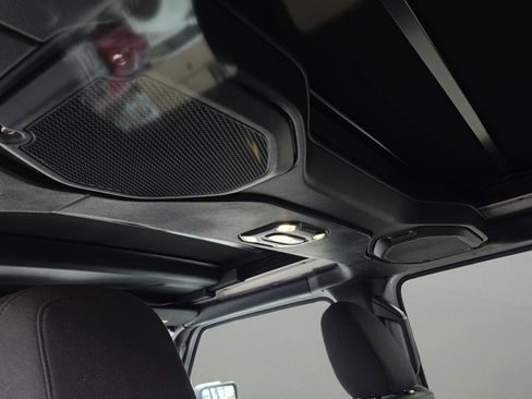 Used 2022 Jeep Wrangler Unlimited Sahara w/ Cold Weather Group image 17