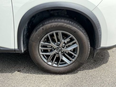 Used 2024 Nissan Rogue S FWD image 12