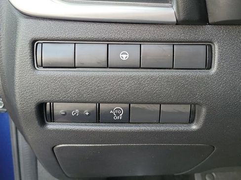 Used 2023 Nissan Rogue SV image 14