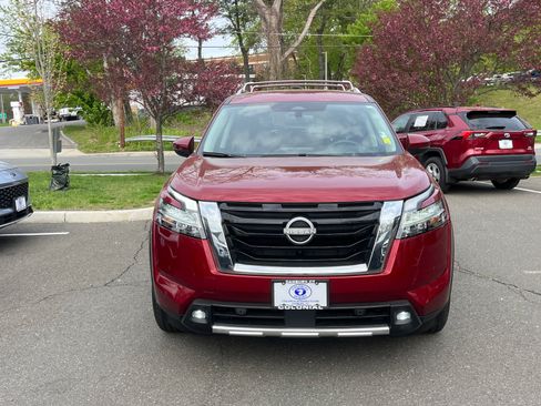 Used 2022 Nissan Pathfinder SL AWD/4WD image 7