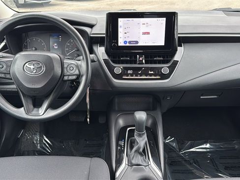Certified 2025 Toyota Corolla LE image 31