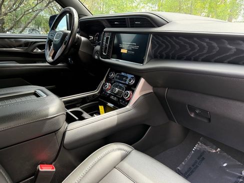 Used 2022 GMC Yukon Denali image 11