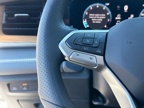 New 2026 Volkswagen Tiguan SEL R-Line image 38