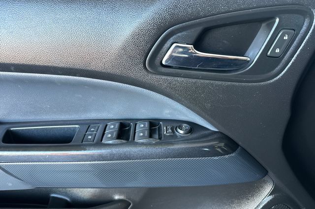 Used 2017 Chevrolet Colorado Z71 AWD/4WD image 11