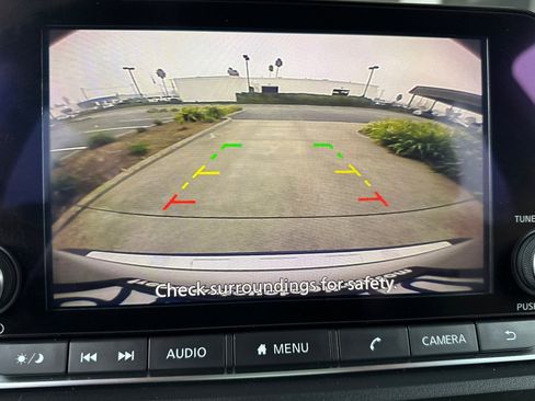 Used 2022 Nissan Rogue SV image 21